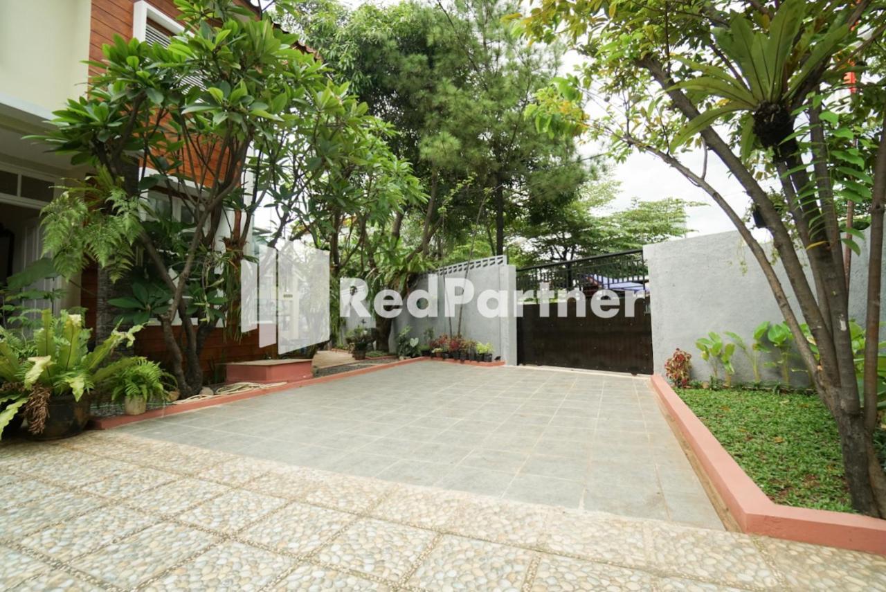Fazza Syariah Mitra Reddoorz Hotel Jakarta Bagian luar foto