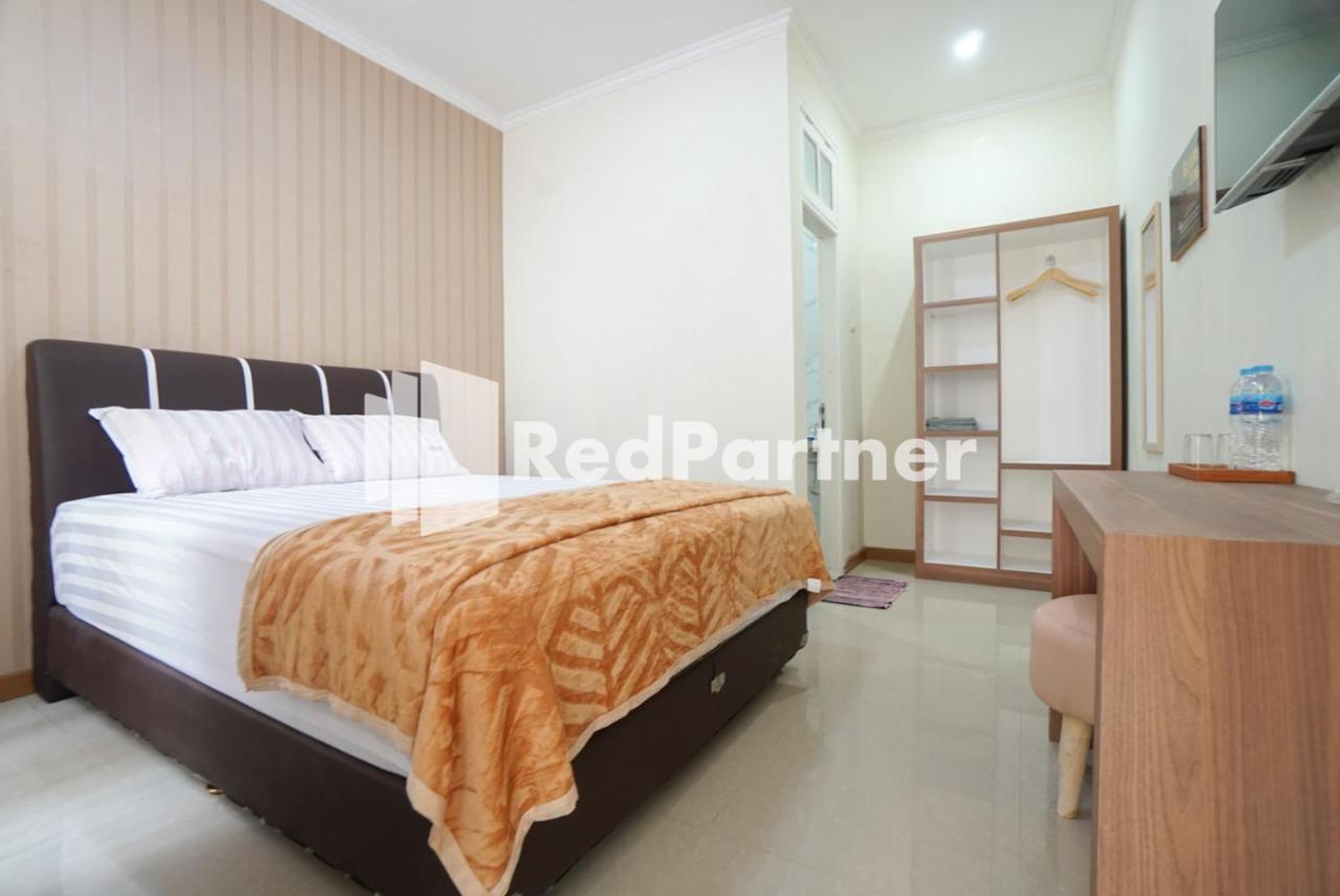 Fazza Syariah Mitra Reddoorz Hotel Jakarta Bagian luar foto
