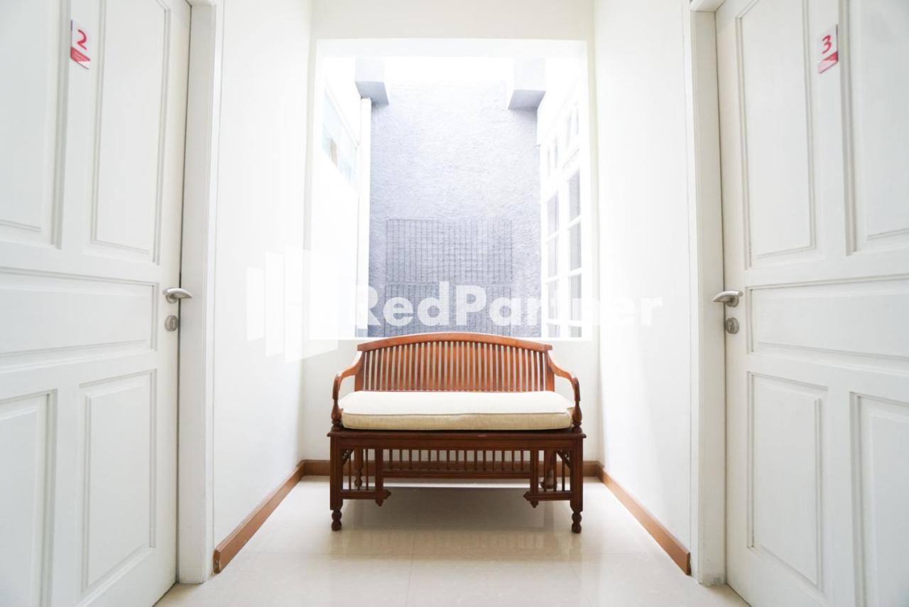 Fazza Syariah Mitra Reddoorz Hotel Jakarta Bagian luar foto