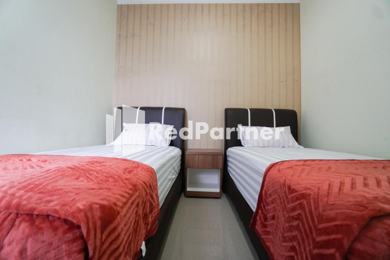 Fazza Syariah Mitra Reddoorz Hotel Jakarta Bagian luar foto