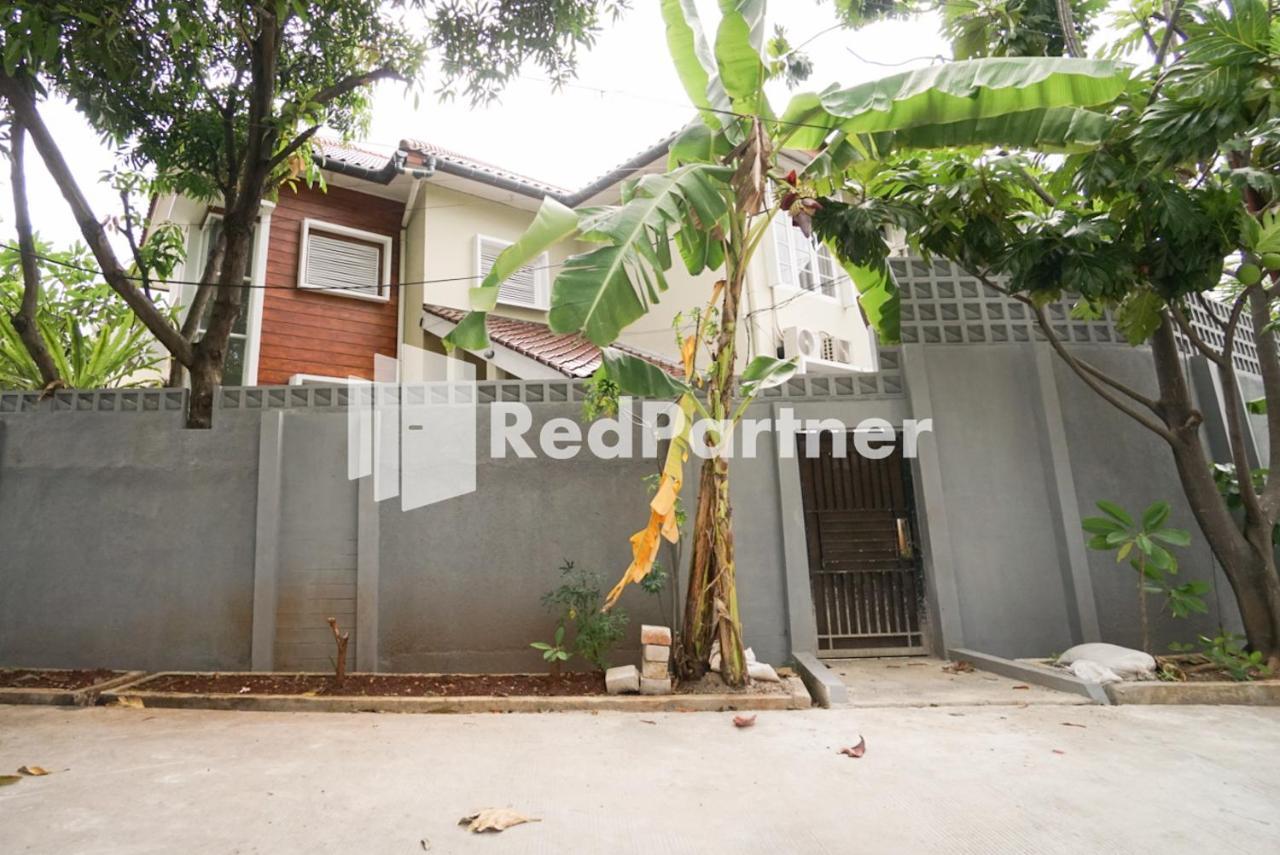 Fazza Syariah Mitra Reddoorz Hotel Jakarta Bagian luar foto
