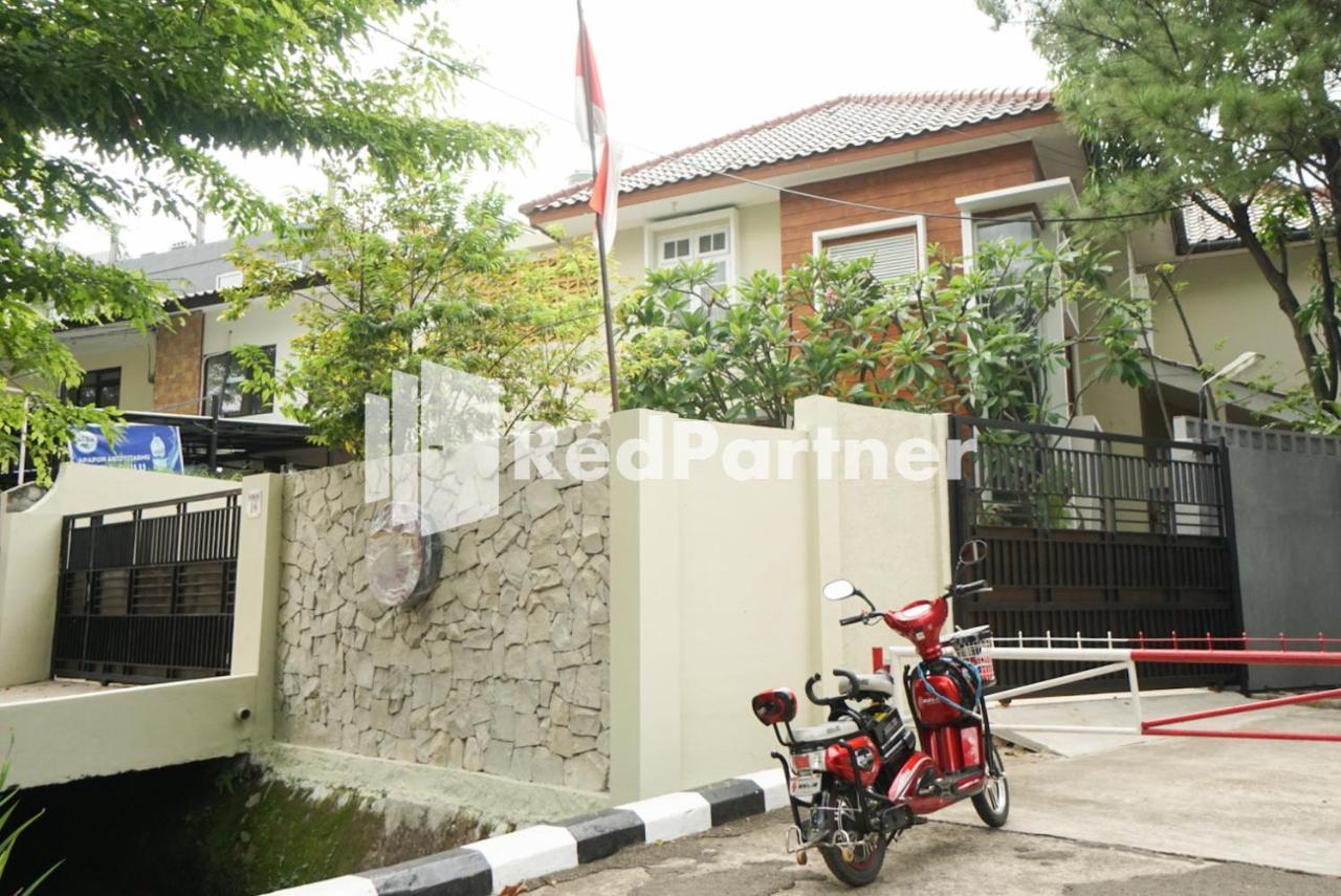 Fazza Syariah Mitra Reddoorz Hotel Jakarta Bagian luar foto