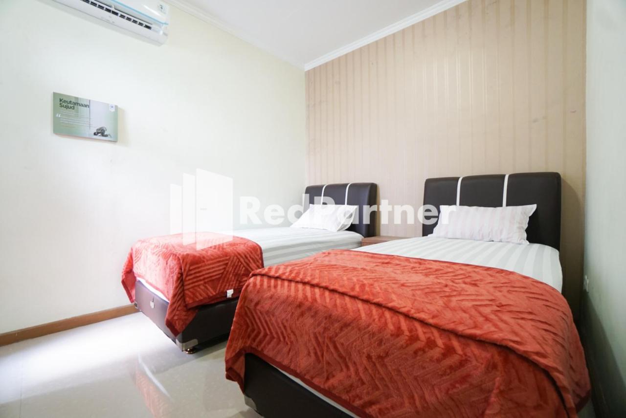 Fazza Syariah Mitra Reddoorz Hotel Jakarta Bagian luar foto